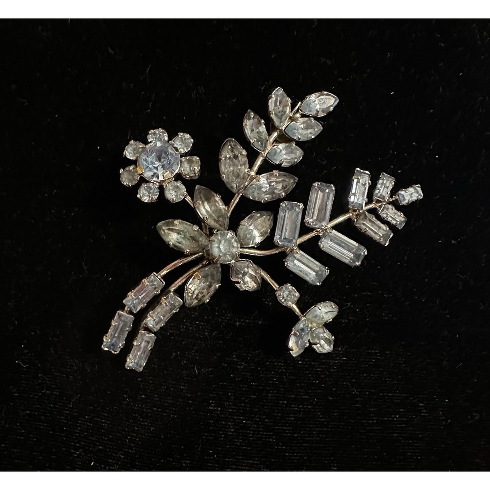 Vintage Made In Austria Blue Crystal Brooch Floral Spray - Picture 1 of 4